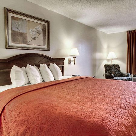 Quality Inn & Suites Clinton Eksteriør billede