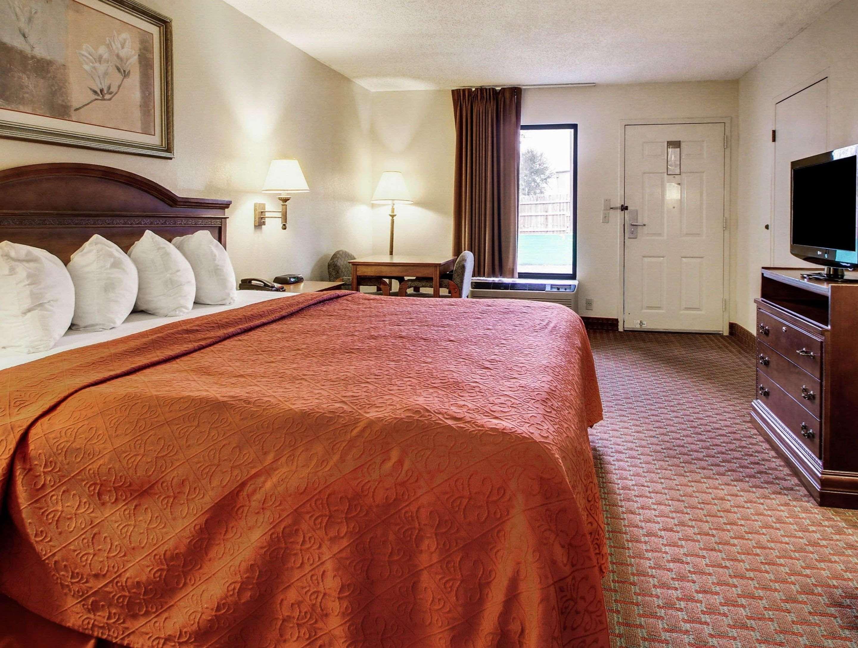 Quality Inn & Suites Clinton Eksteriør billede
