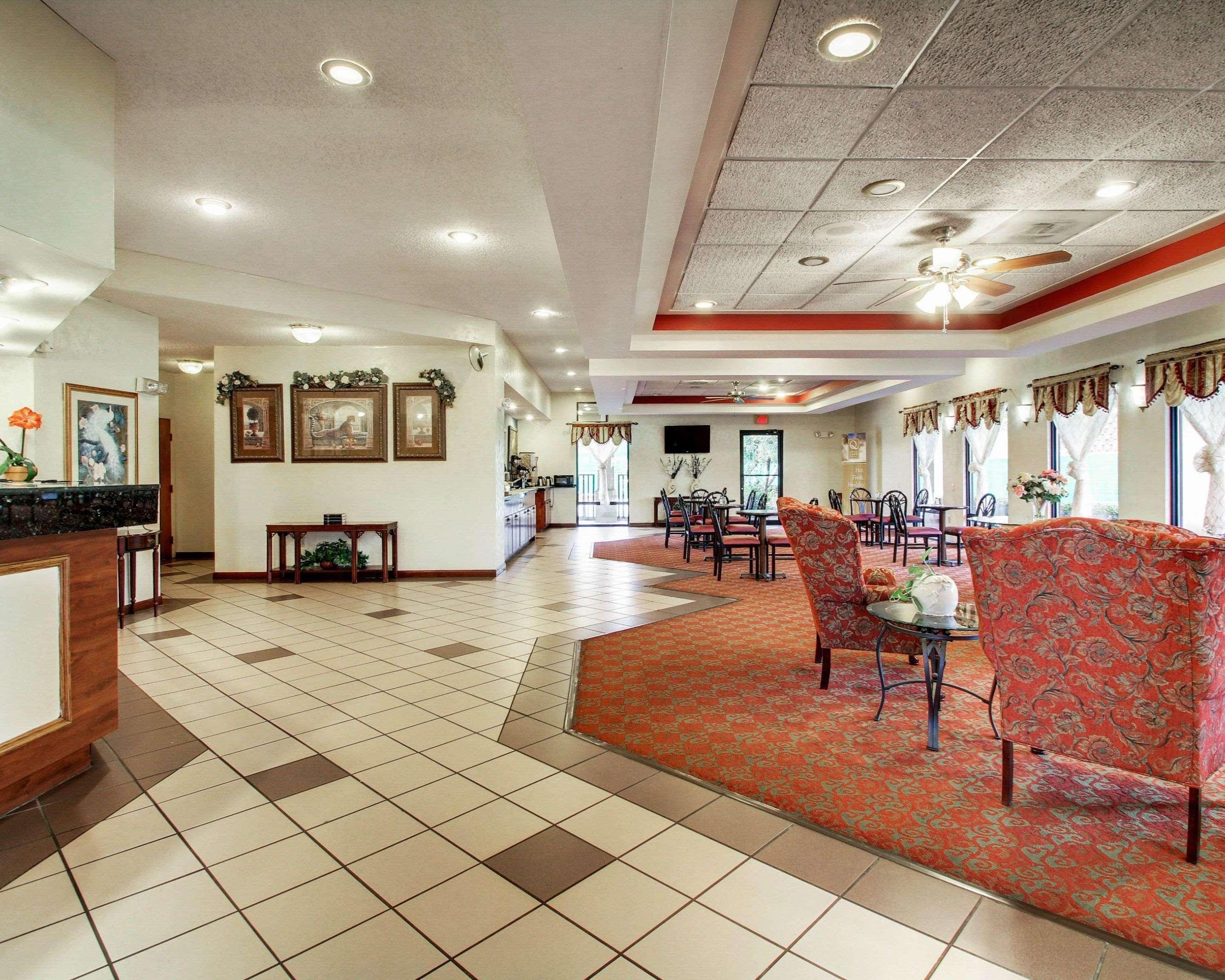 Quality Inn & Suites Clinton Eksteriør billede
