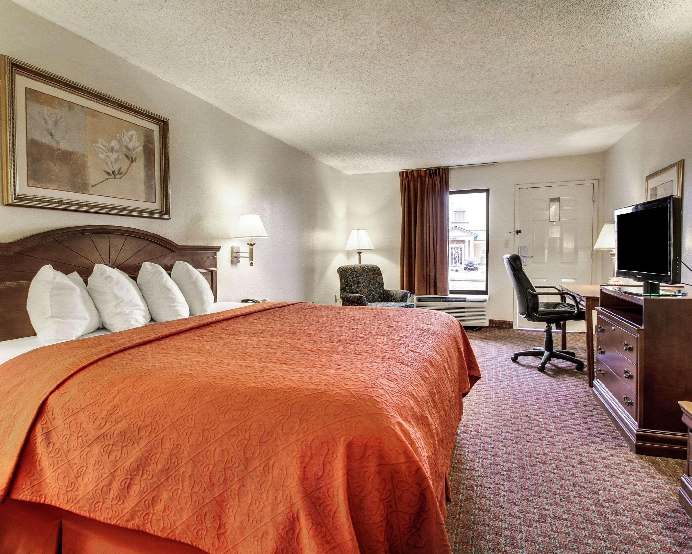 Quality Inn & Suites Clinton Eksteriør billede