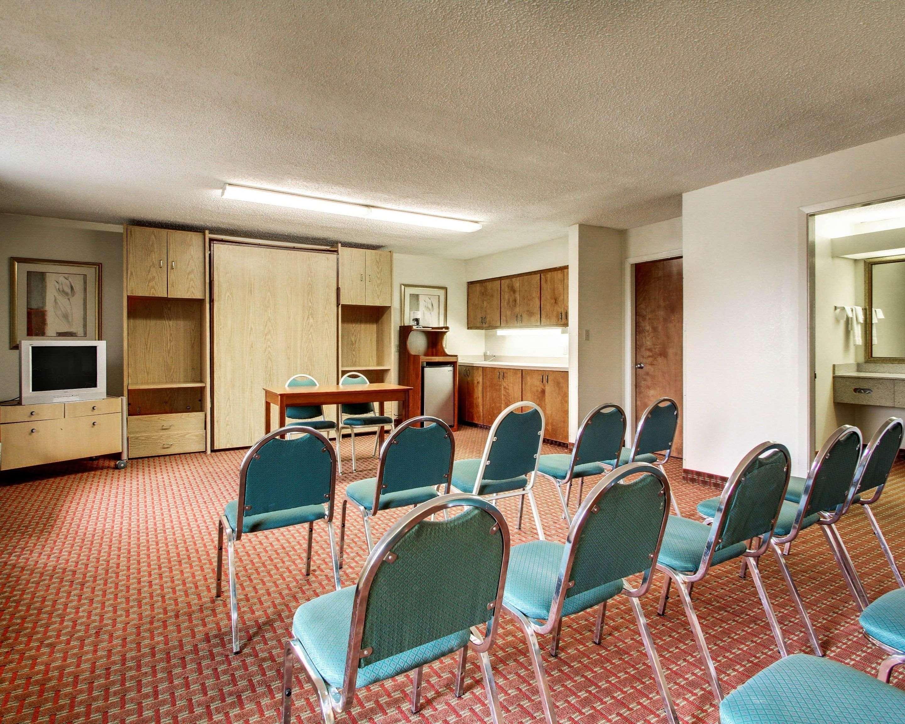 Quality Inn & Suites Clinton Eksteriør billede