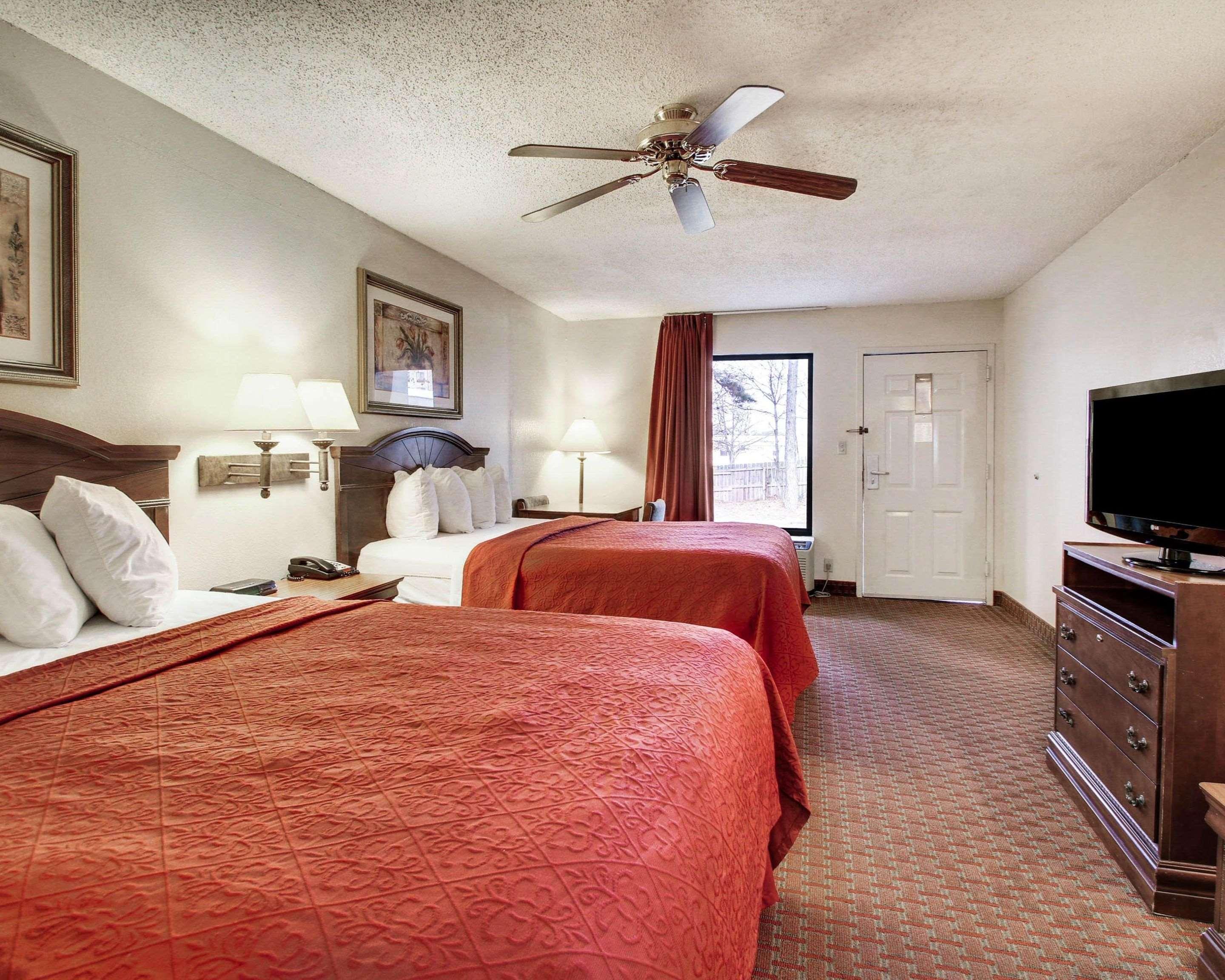 Quality Inn & Suites Clinton Eksteriør billede