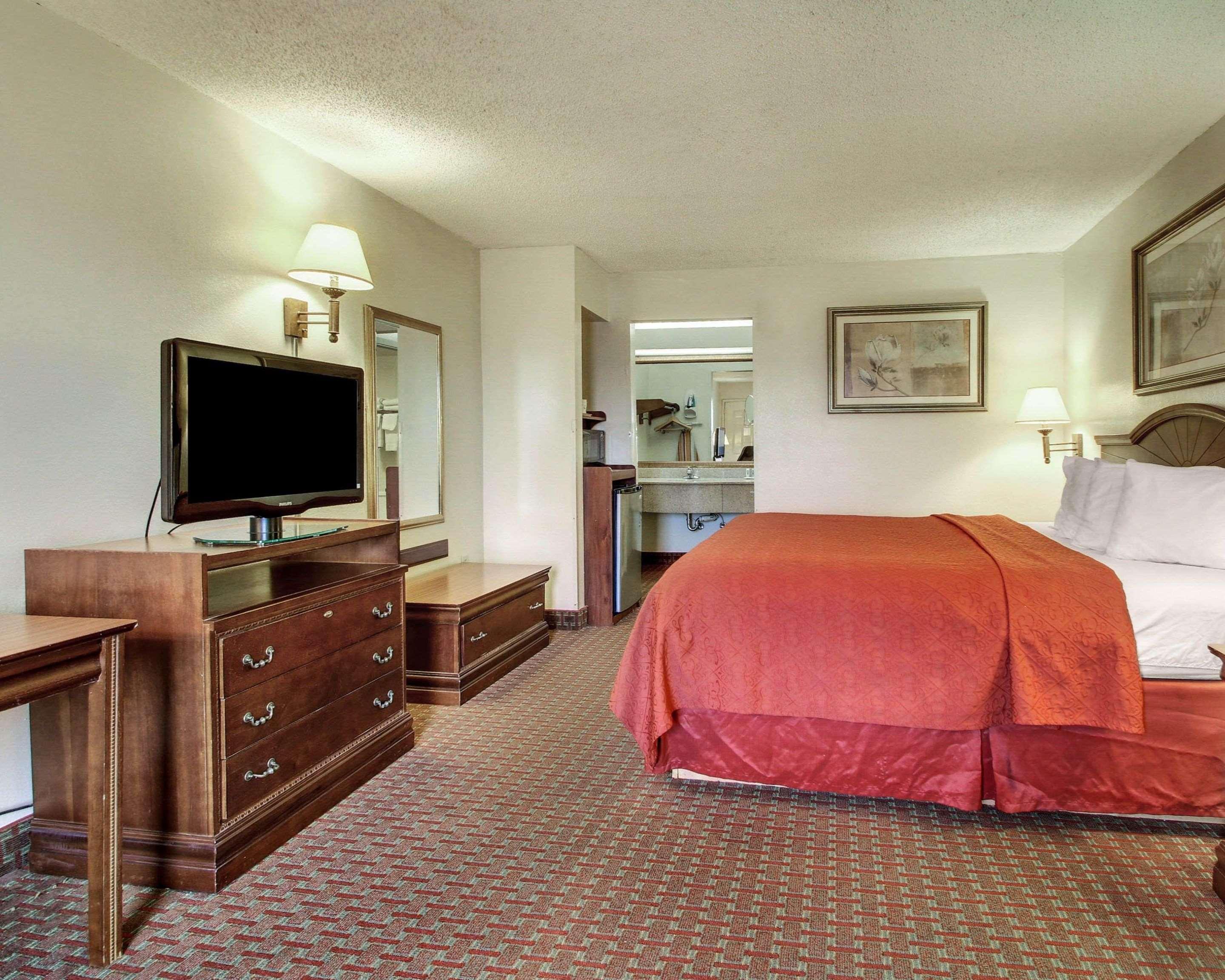 Quality Inn & Suites Clinton Eksteriør billede