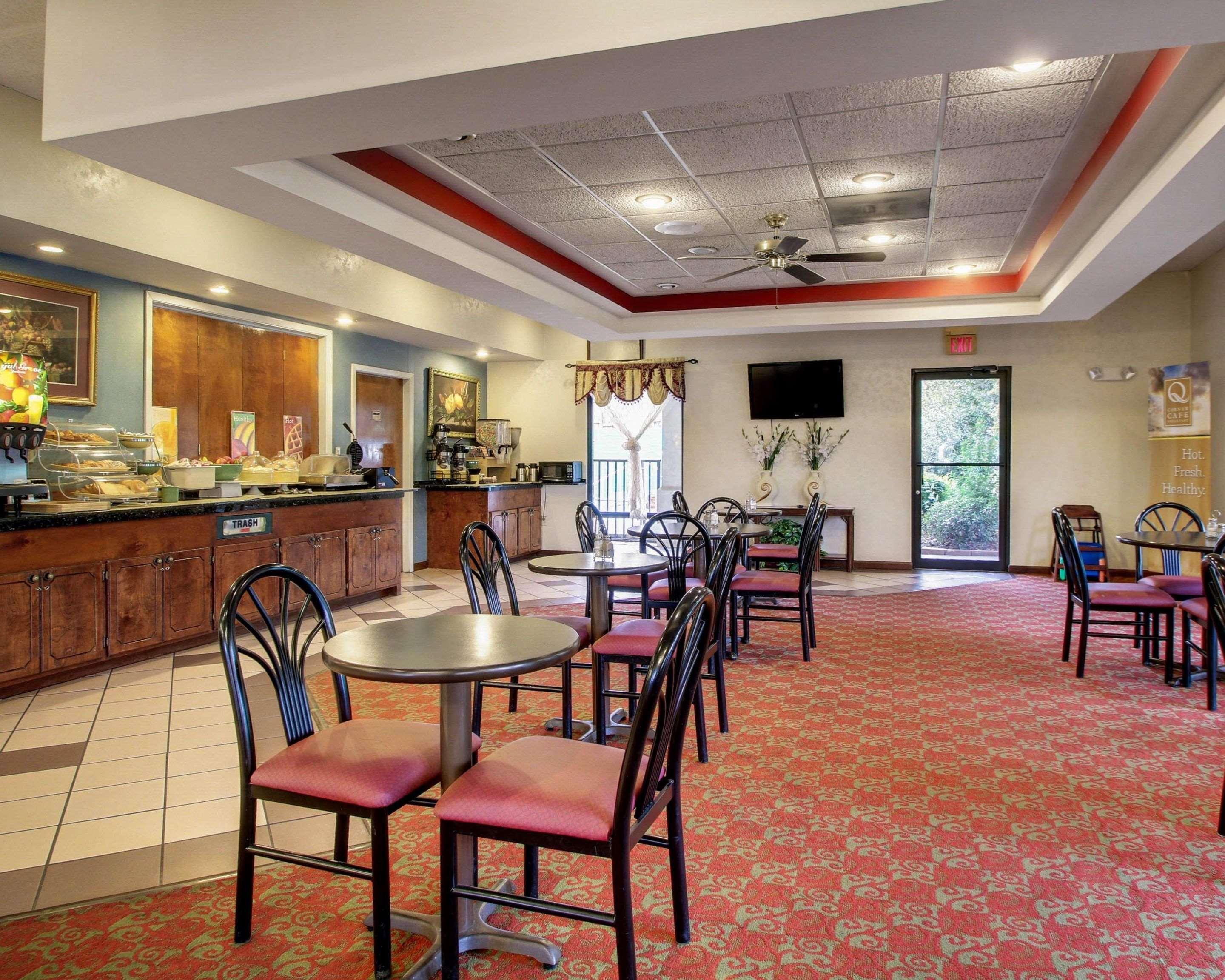 Quality Inn & Suites Clinton Eksteriør billede